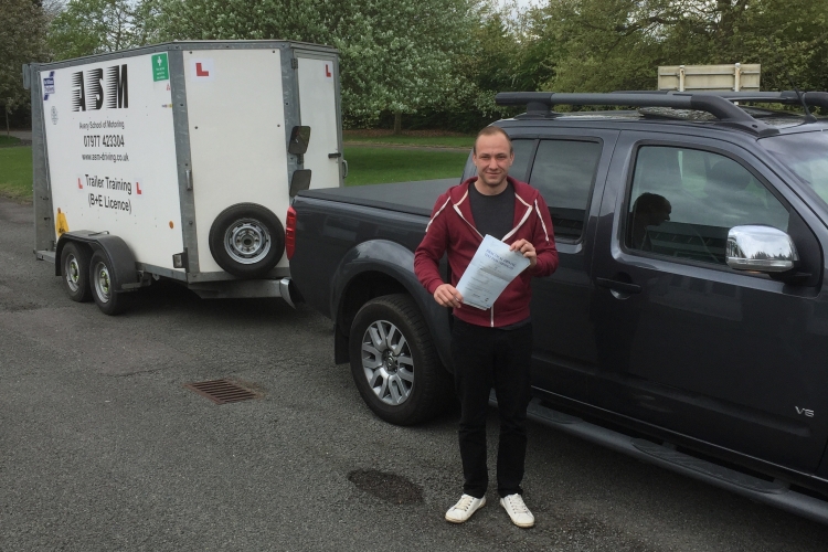 Great 1st time pass for Tom with just 1 driver fault and only 5 hours training.